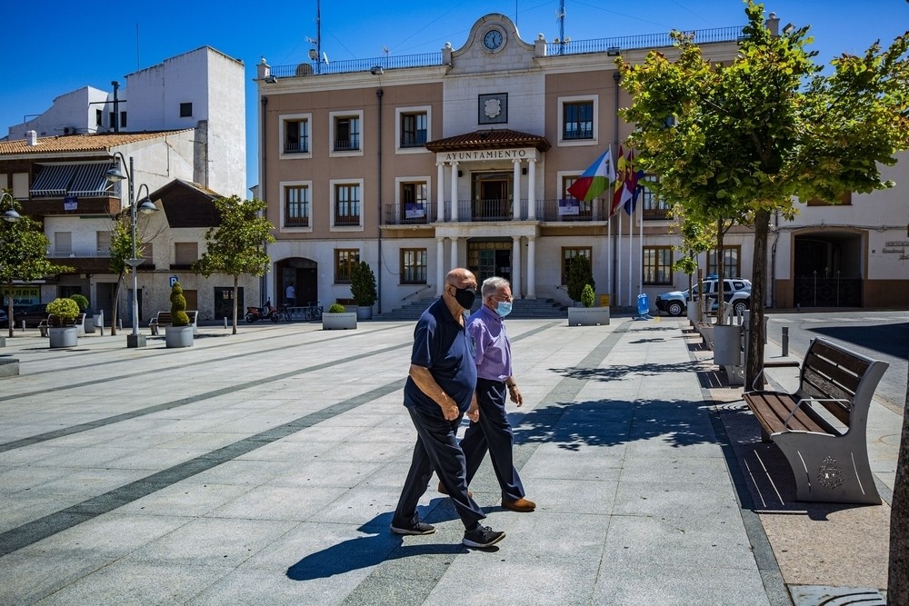 Dos policías locales heridos tras detener a un fugado