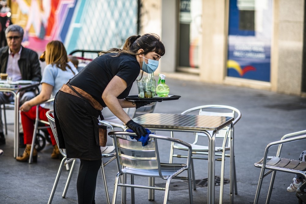 400 euros para que hosteleros compren material de protección