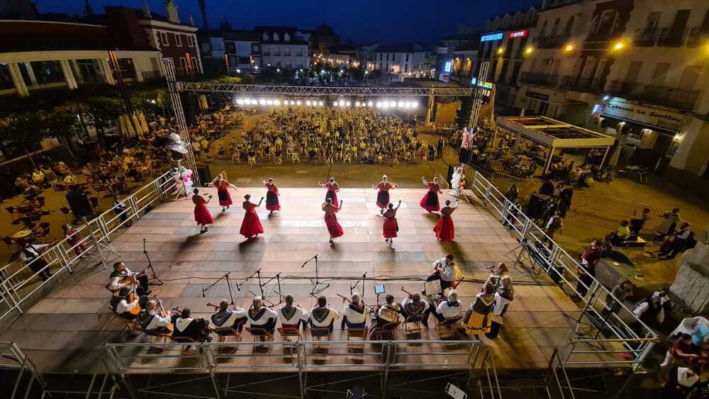 Comienza el Festival Internacional de Folclore con zarzuela