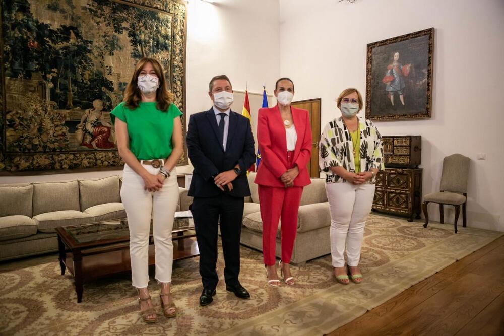 Emiliano García-Page, Eva María Masías, Blanca Fernández y Carmen Olmedo se reunieron en el Palacio de Fuensalida de Toledo