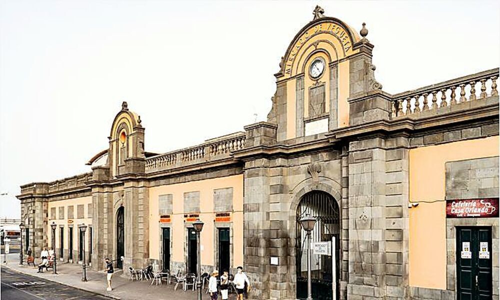 Fachada del mercado de La Vegueta.