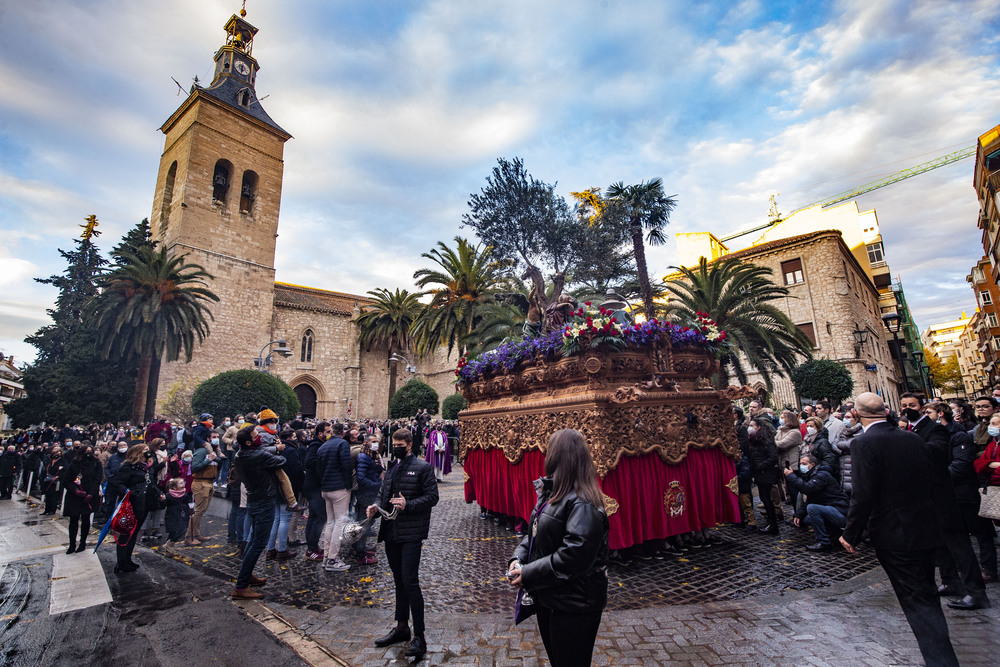 procesión de la hermandad de Oración enel Huerto, que sale de San Pedro, costaleros, procesión extraordinaria y la primera despues de la pamdemia del coronavirus
