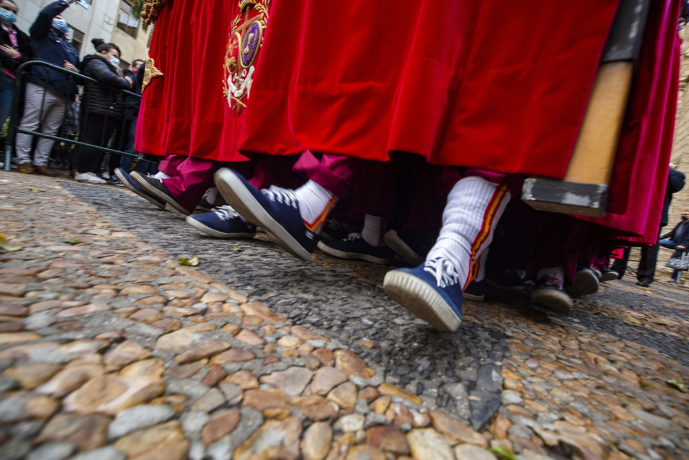 procesión de la hermandad de Oración enel Huerto, que sale de San Pedro, costaleros, procesión extraordinaria y la primera despues de la pamdemia del coronavirus  / RUEDA VILLAVERDE