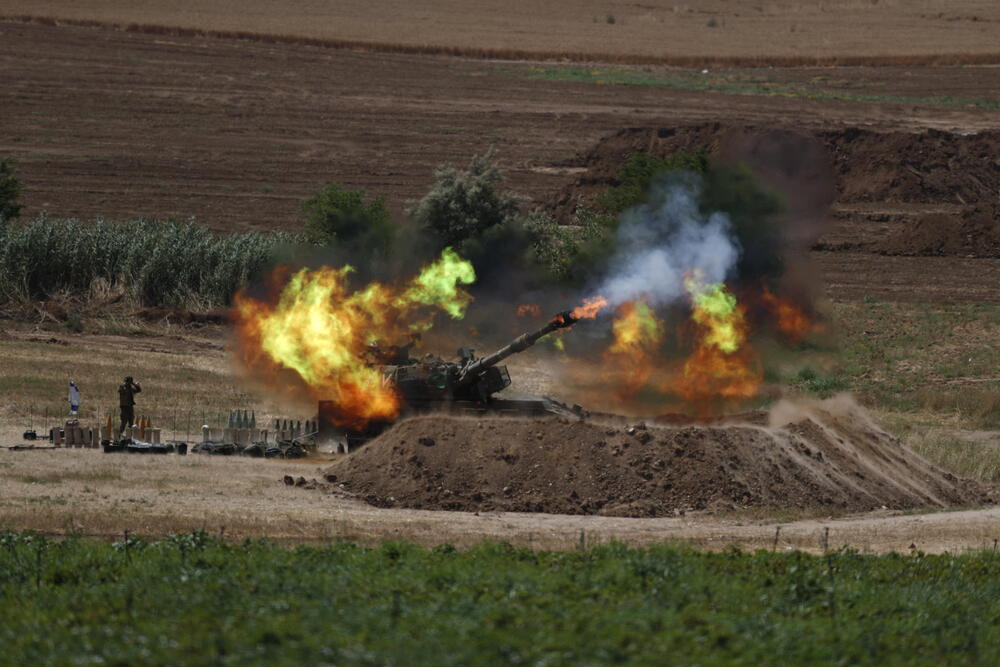 Israeli artillery at Gaza border  / ATEF SAFADI