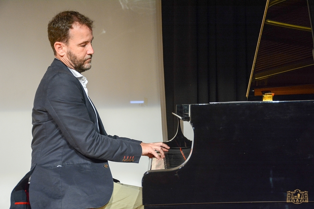 El pianista Miguel Huertas, ‘Tomellosero Ausente 2021’