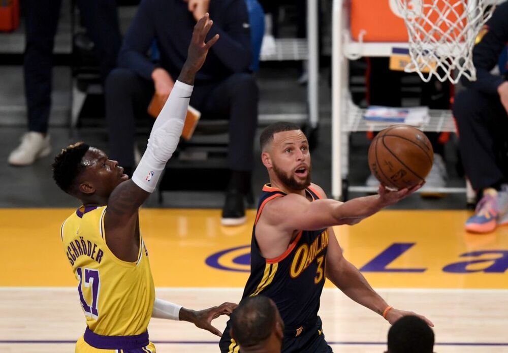 LeBron somete a los Warriors y mete a los Lakers en playoffs