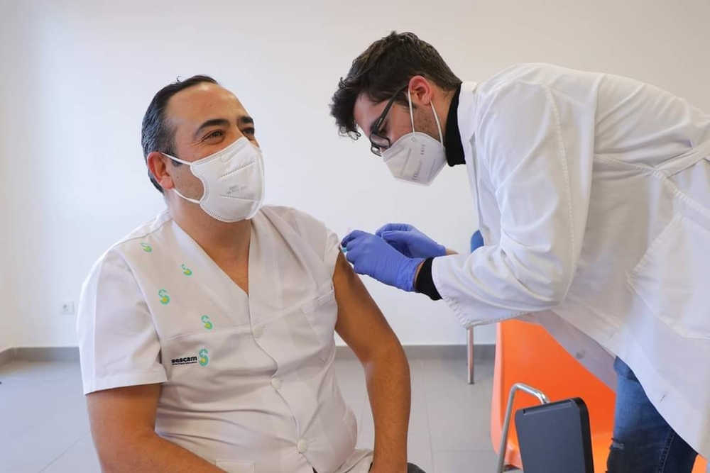 Empieza la vacunación de sanitarios en Tomelloso y Alcázar