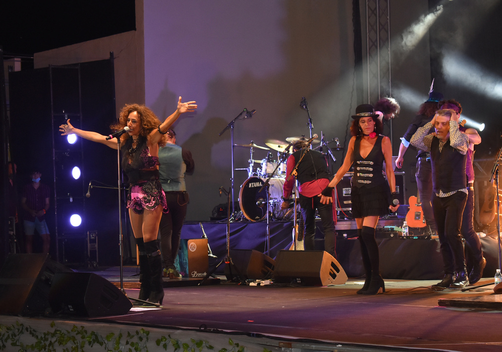 Rosario, un torbellino de música y espectáculo en La Granja