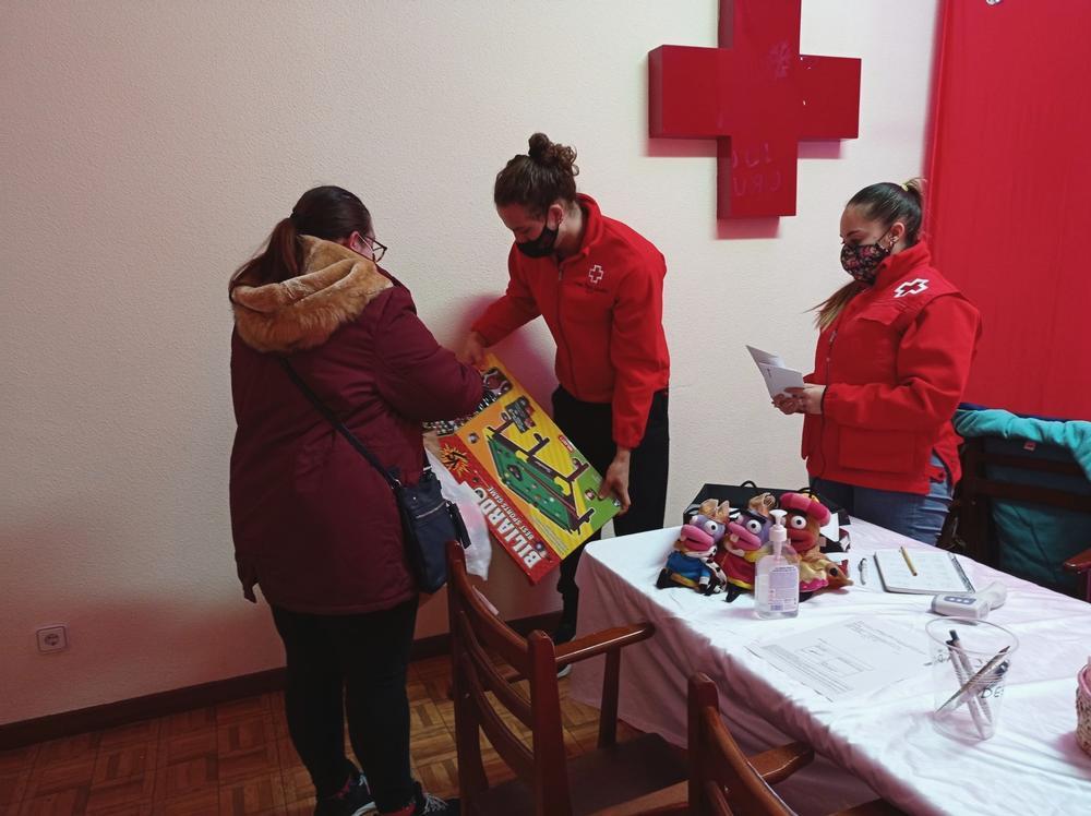 Cruz Roja Juventud recoge 1.300 juguetes para 947 niños