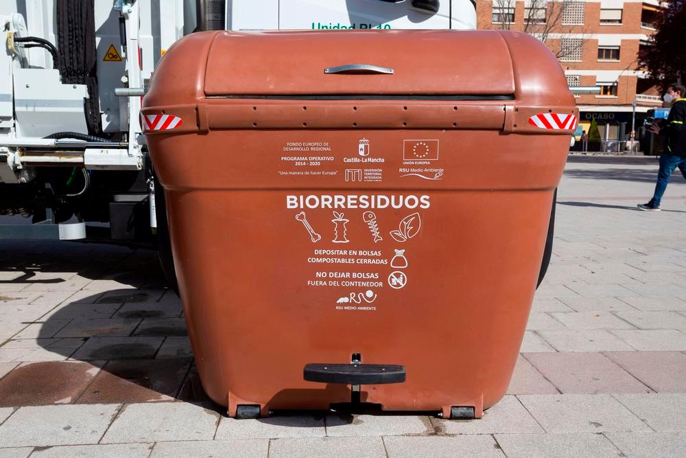 Ciudad Real estrena el contenedor para basura orgánica