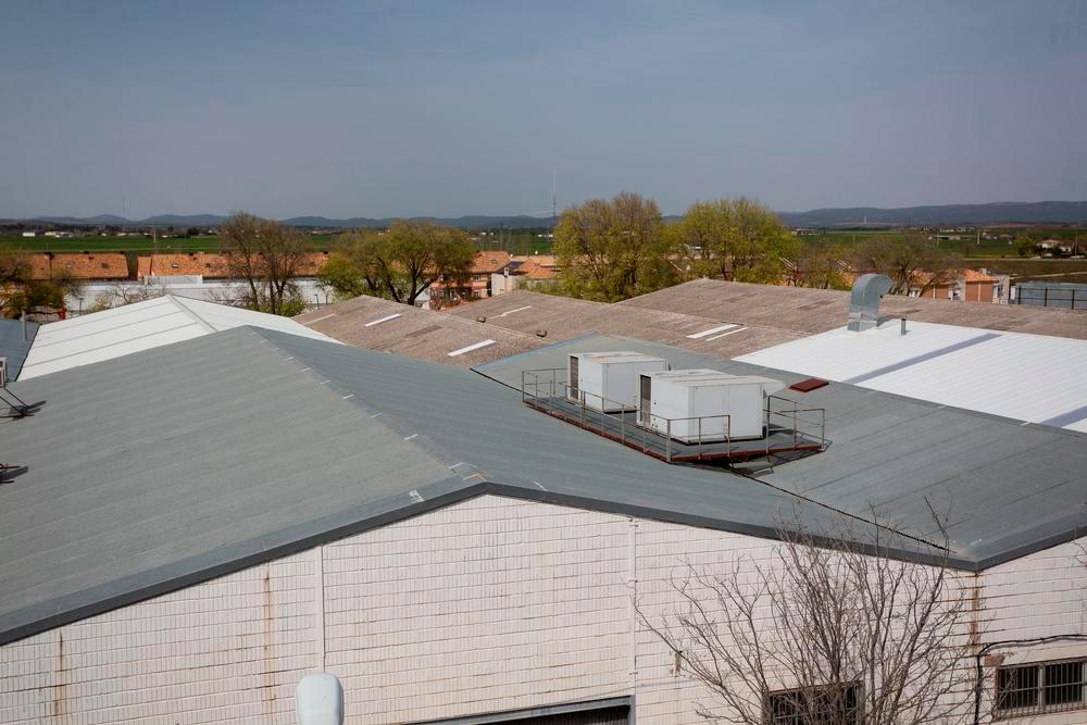 Vecinos piden apoyo municipal para cambiar tejado de uralita