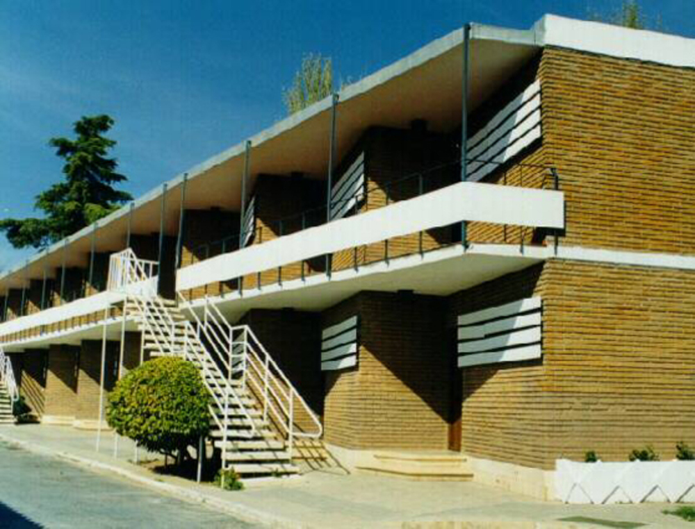 El Motel El Hidalgo de Valdepeñas fue construido en 1959 con los planos de Antonio Lamela Martínez.