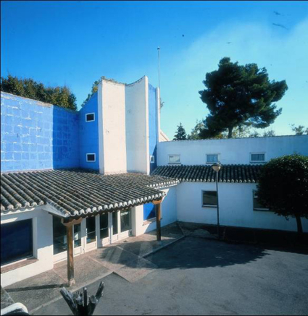 El Instituto Laboral de Daimiel, obra de Miguel Fisac, es en la actualidad es sede del Centro de Interpretación del Agua y los Humedales Manchegos.
