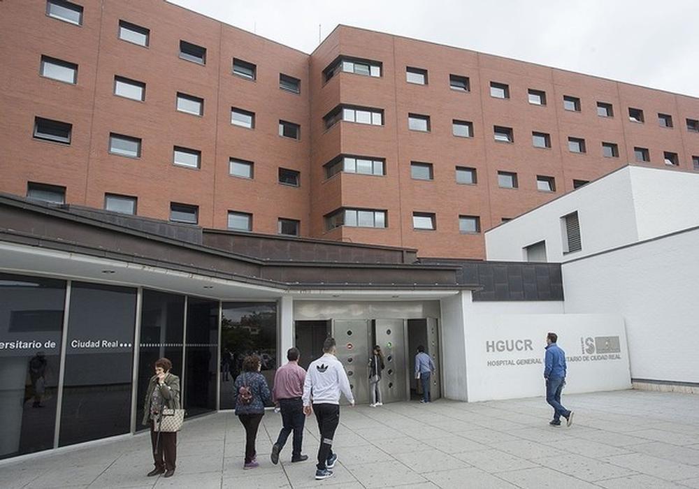 Imagen de archivo de uno de los accesos al Hospital General de Ciudad Real.