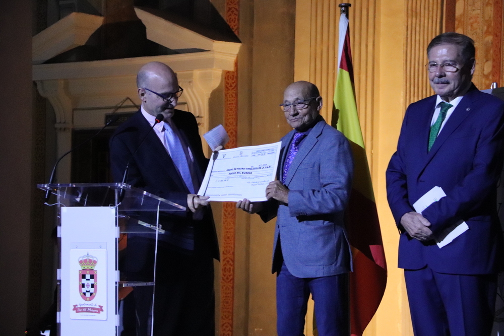 La UME recibe el premio Tertulia XV por su labor humanitaria
