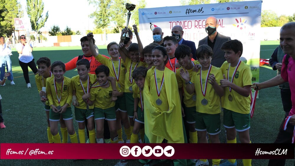 La plantilla de la Escuela de Tomelloso acabó subcampeona.