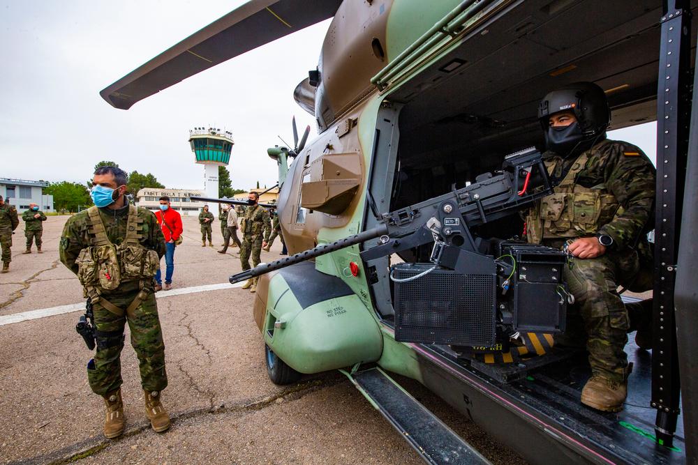 Maniobras militares en la base de helicópteros de almagro, Maniobras militares Martial Resolve, en la base de helicópteros de almagro, con varias unidades, paracaidaistas, boinas veredes, cuerpo especiales etc. ejercito, varios tipos de , helicópteros   / RUEDA VILLAVERDE