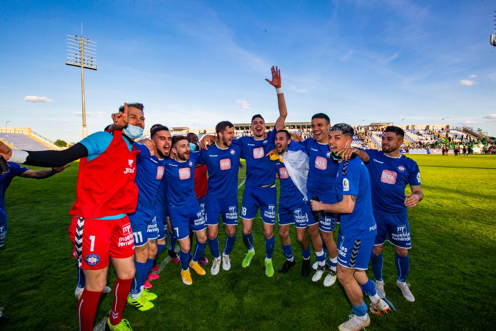 partido del ascenso del Calvo Sotelo a 2ª, partido calvo Sotelo y Marchamalo, Ascenso del calvo Sotelo a segunda 2ª celebraciones y alegria de los jugadores. futbol  / RUEDA VILLAVERDE