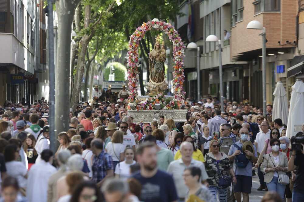 Miles de romeros acompañan a la Virgen de Alarcos en su día