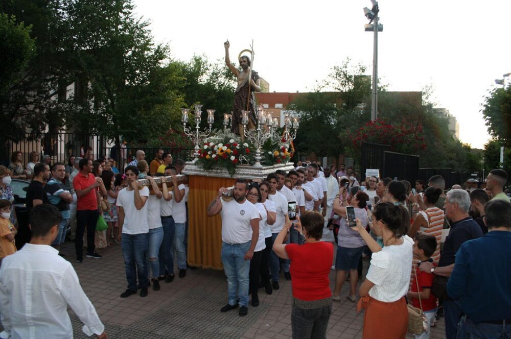 El barrio de la Fraternidad celebra San Juan