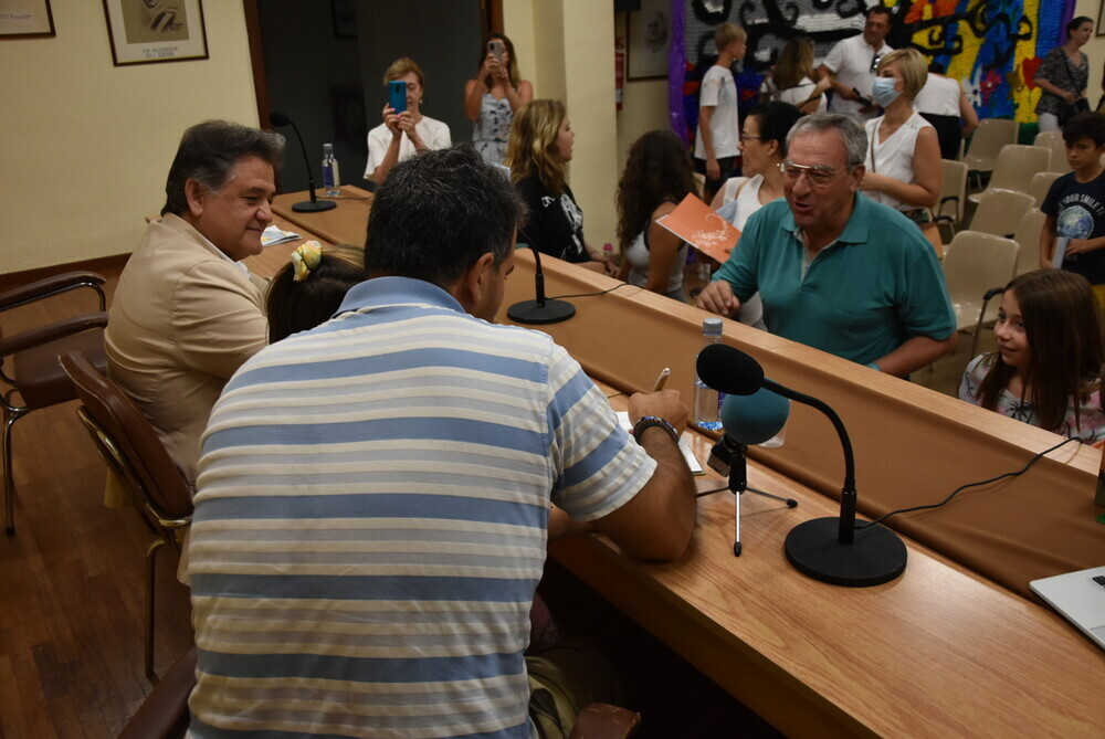 Santos Cejudo presenta 'Hoja de caer' en la Casa de Cultura