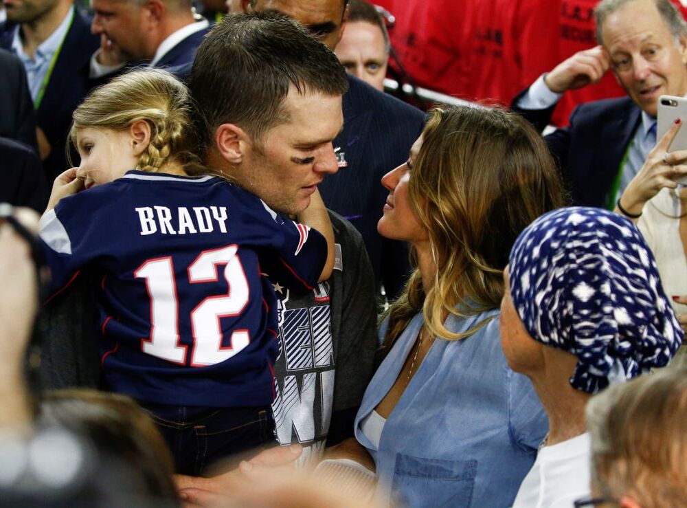 Tom Brady announces retirement from the NFL	  / LARRY W. SMITH