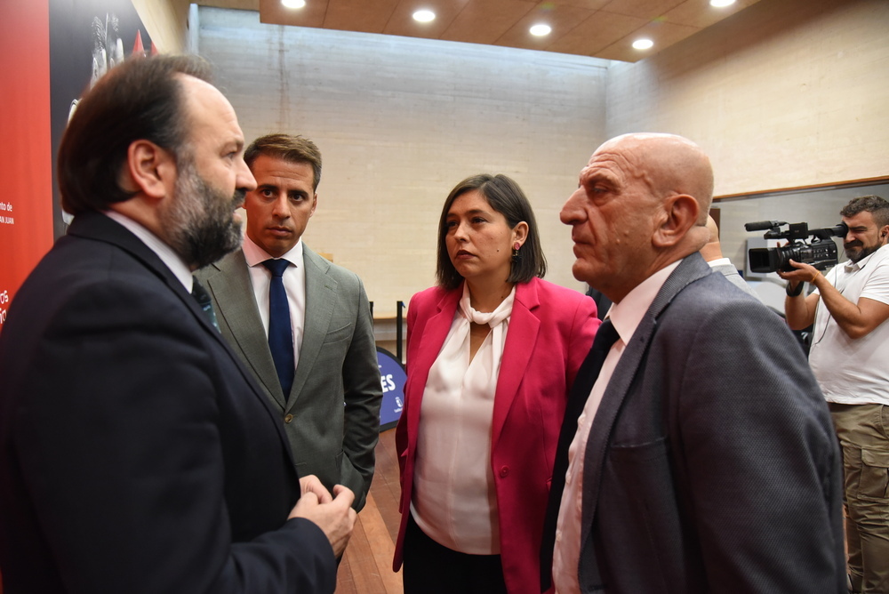 De izquierda a derecha, el seleccionador nacional, Fede Vidal; Carlos Yuste, Ana Muñoz y Pablo Burillo.