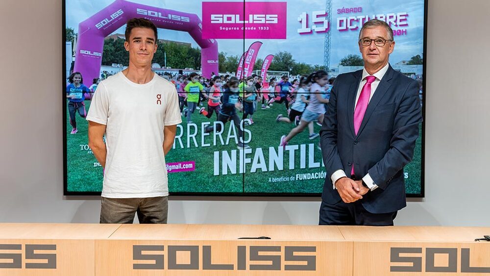 Mario García Romo, en su visita a Soliss, patrocinador principal del evento.