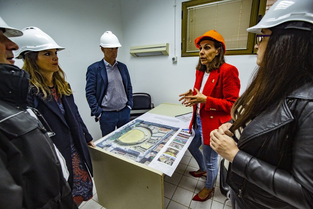 reportaje de las obras de la Plaza de toros de ciudad real, con la visita de la alcaldesa Eva Masías  / RUEDA VILLAVERDE