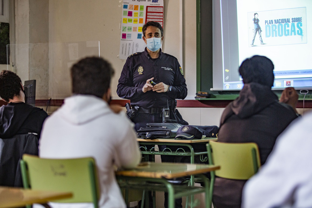 Policía Nacional, pionera en charlas bilingües a alumnos