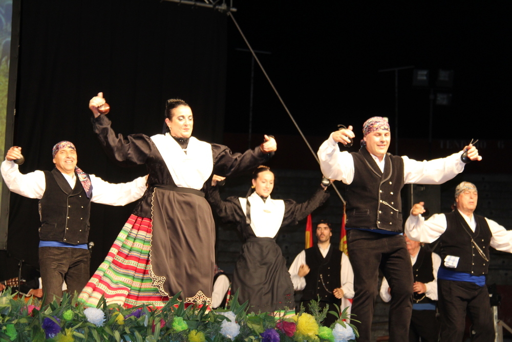 El folclore se baila en Alcázar de San Juan