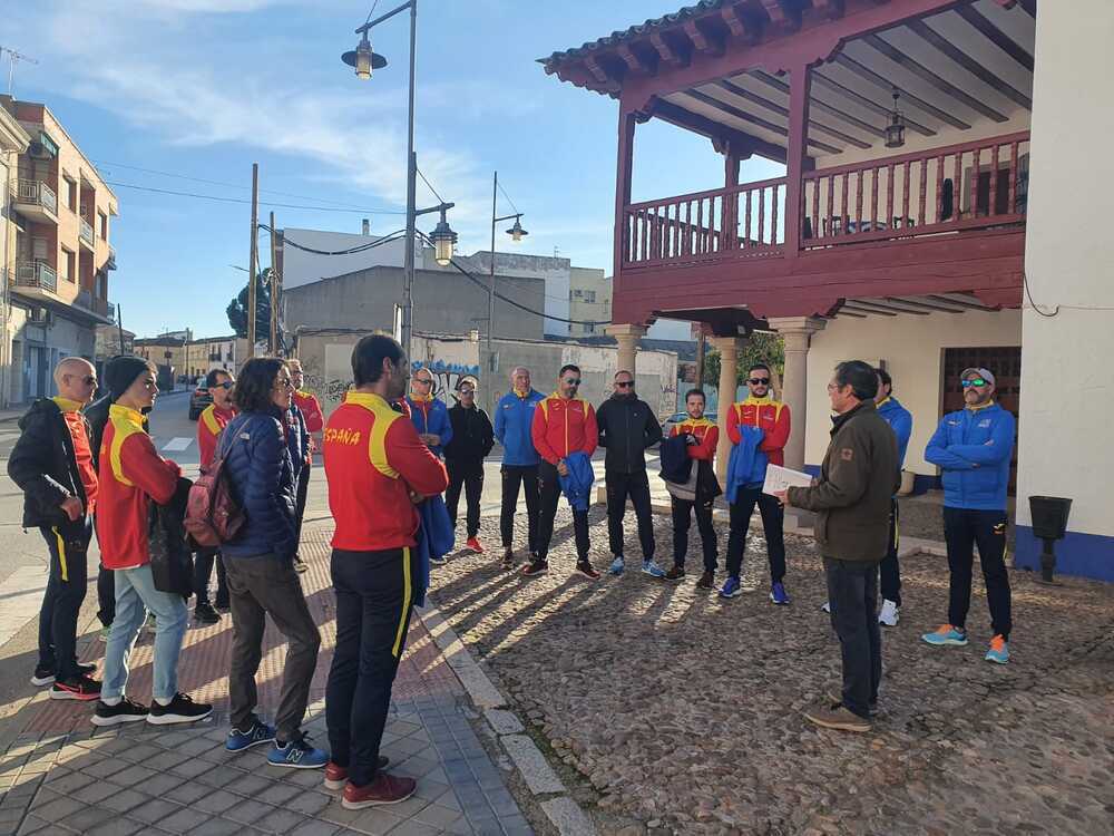 Imágenes de la visita de la selección de fútbol a Alcázar de San Juan.