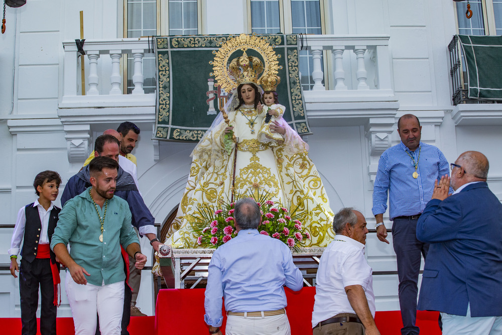 inaguracion de la feria de Tomellóso, patrona de Tomellóso Virgen de las Viñas, feria de Tomellóso ofrenda a la virgen  / RUEDA VILLAVERDE