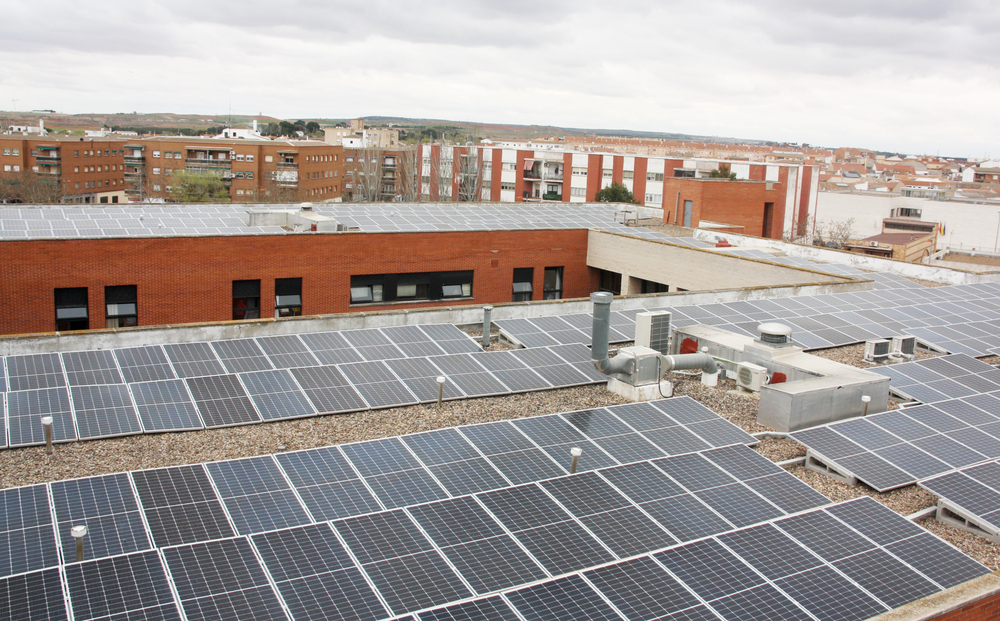 Placas fotovoltaicas instaladas en el Hospital Mancha Centro.