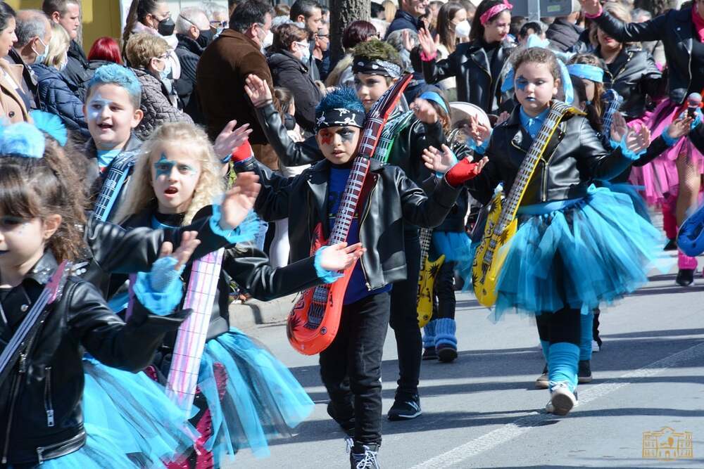 Los escolares ponen color al Carnaval de Tomelloso