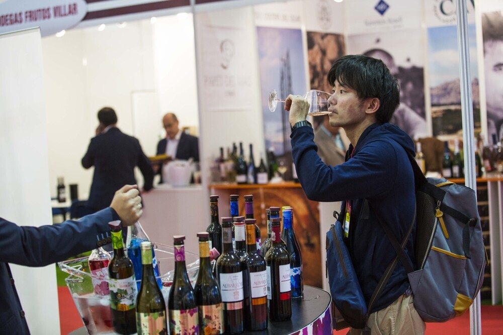 Isabel Rodríguez y Sandra Barneda, 'embajadoras' del vino