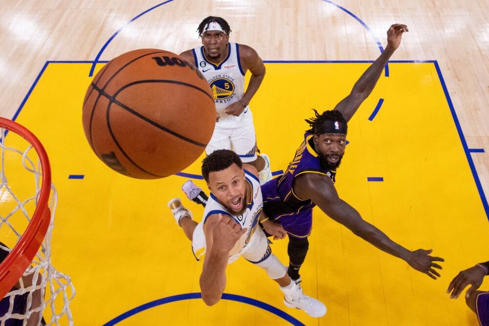 NBA: Los Angeles Lakers at Golden State Warriors  / KYLE TERADA