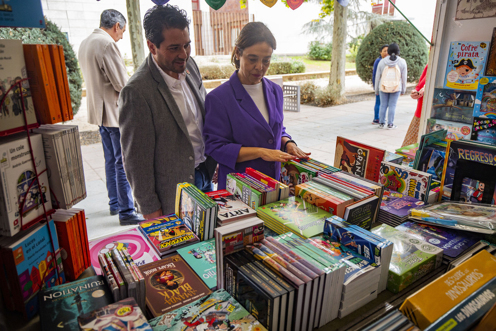 La Feria del Libro más local arranca con amenaza de lluvia