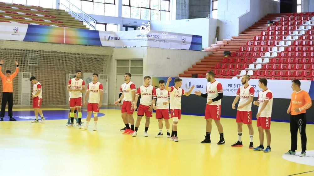 Los jugadores de la selección masculina de la UCLM, antes del partido.