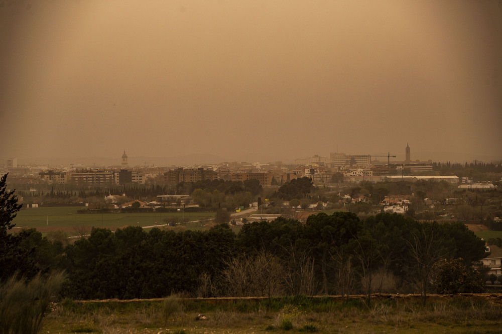calima, polvo en suspensión, calima, contaminación polvo en suspensiónen ciudad real  / RUEDA VILLAVERDE