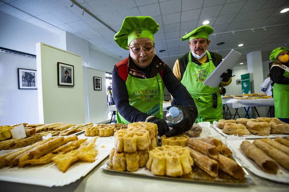 La fruta en sartén pone el sabor al Carnaval churriego