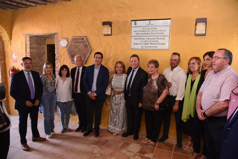 Inauguración de la rehabilitación del singular coso taurino de Almadén.