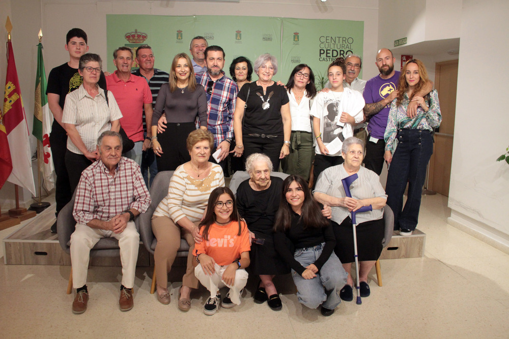 Piedrabuena ve cumplir 105 años a su vecina Adoración Cabrera
