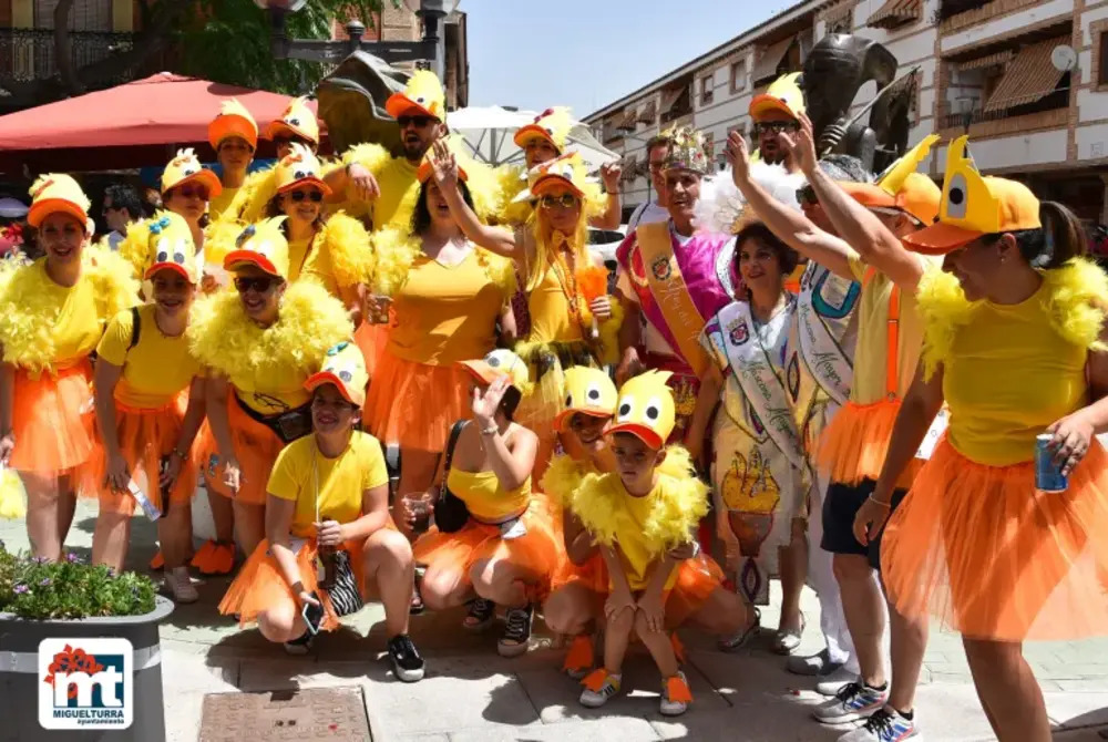 Miguelturra desafía al calor al ritmo del 'Carnaval de verano'