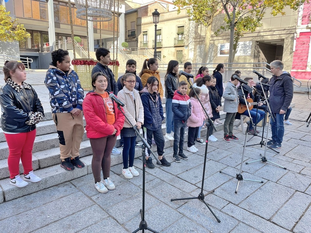 400 escolares cantan a la Navidad en la muestra de villancicos