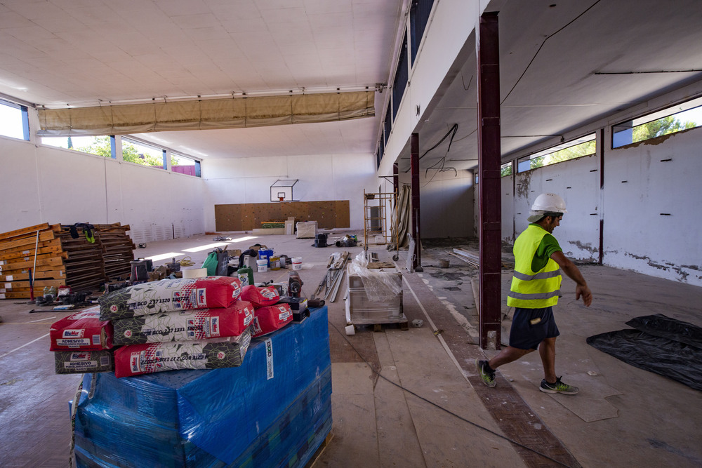 Las obras de remodelación del gimnasio del IES Juan de Ávila podrían estar finalizadas en octubre.