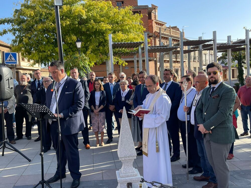 Inauguración de la reforma del monumento a Santa Teresa
