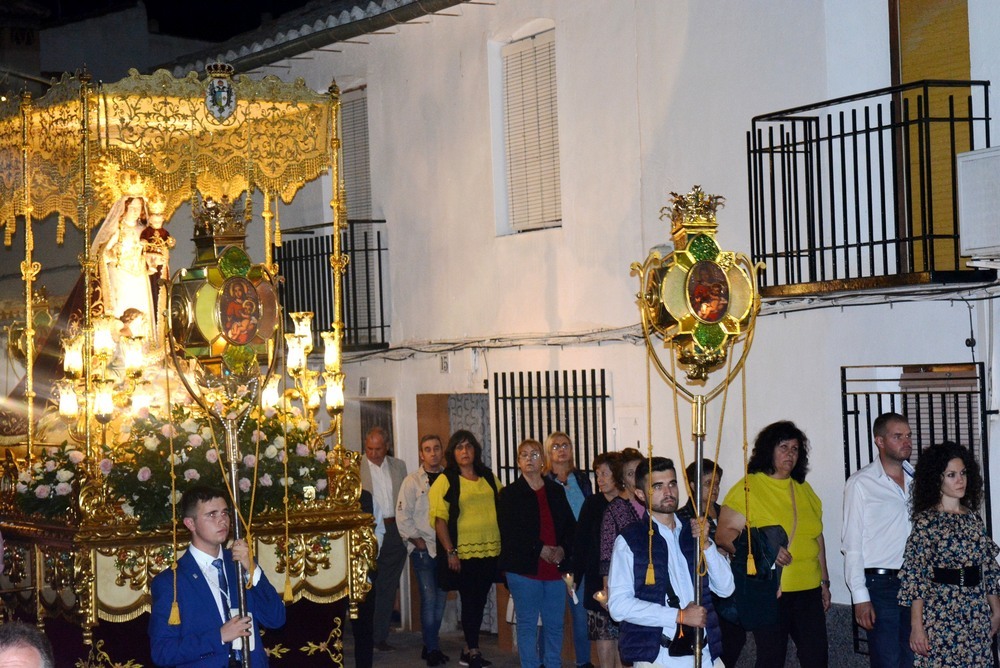 Valenzuela cierra sus fiestas con la procesión de la Octava
