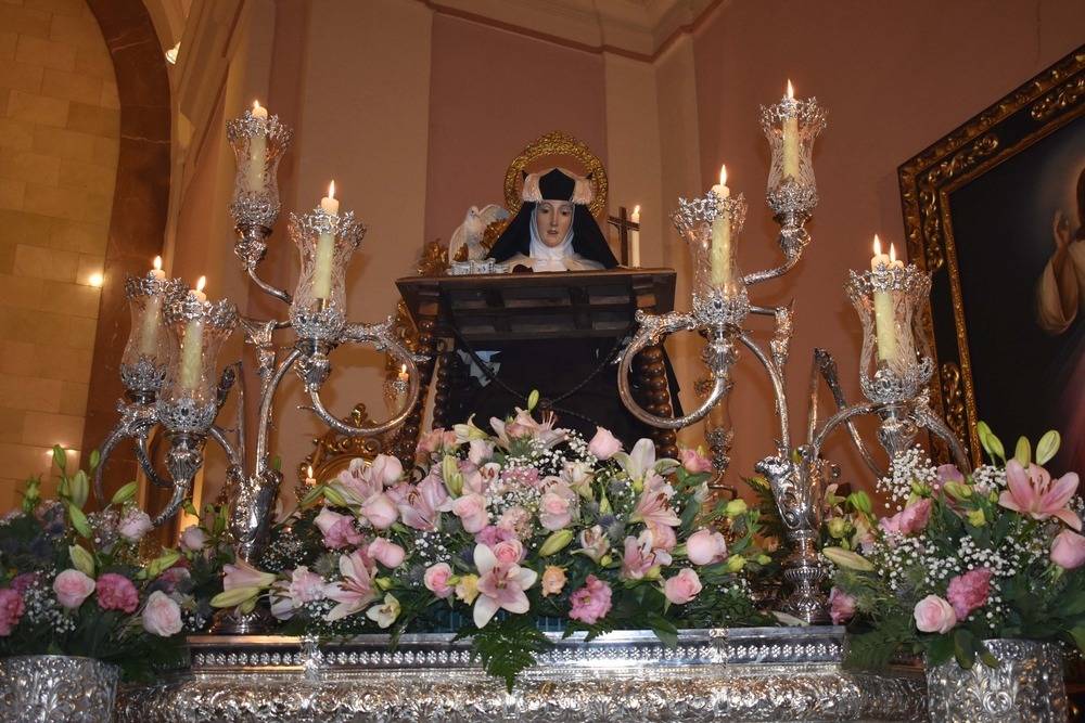Santa Teresa procesiona por las calles de Ciudad Real