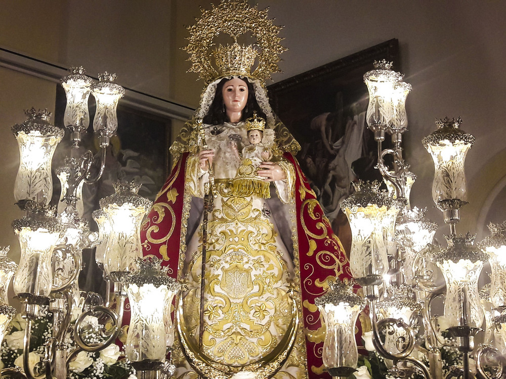 La Virgen de Gracia reestrenará el manto de su coronación